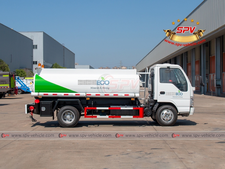 4,000 Litres Refueling Tank Truck ISUZU - RS